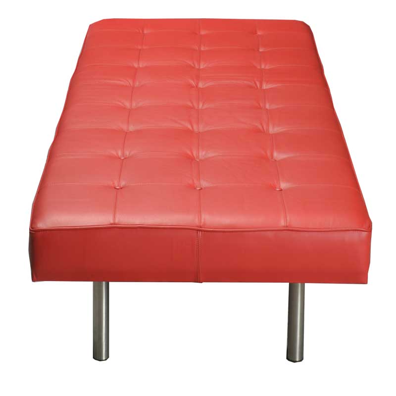 Daybed in buttoned red leather with steel legs - Deszine Talks